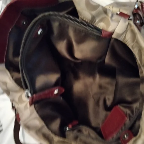 Beige and Burgundy coach handbags - Picture 5 of 5